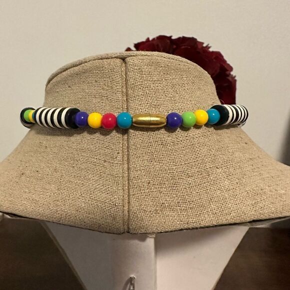 Vintage Avon Snoopy on Parade Little Girl Necklace W Screw Clasp - Picture 3 of 4